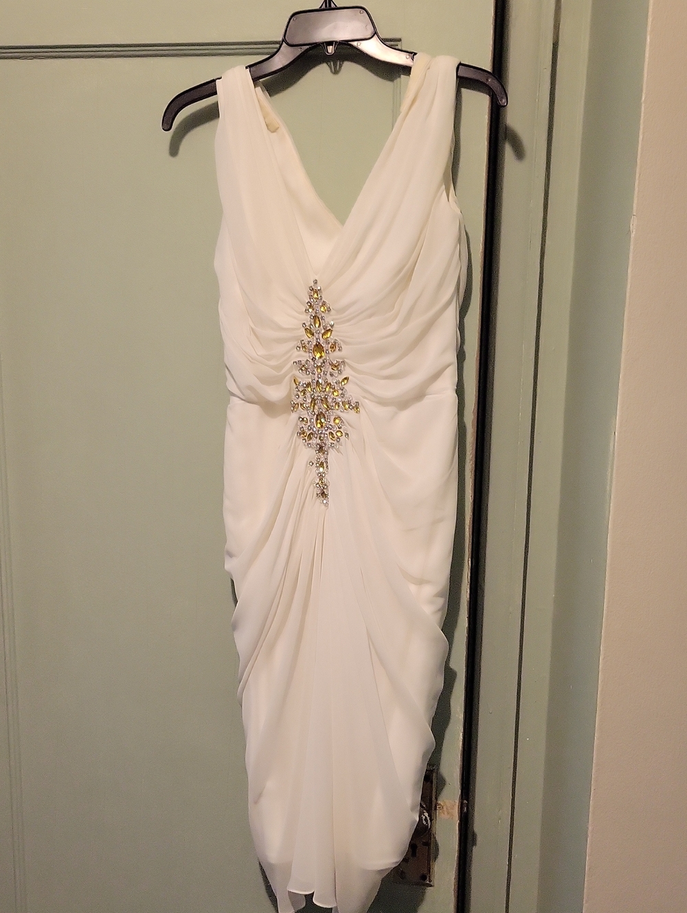 Runs Very Small. Tag State Size 14 . Fits More Like a Size 10.